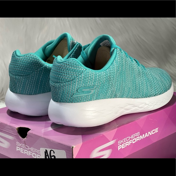 New Skechers Womens Skechers GOrun 600 sneakers - Picture 2 of 11